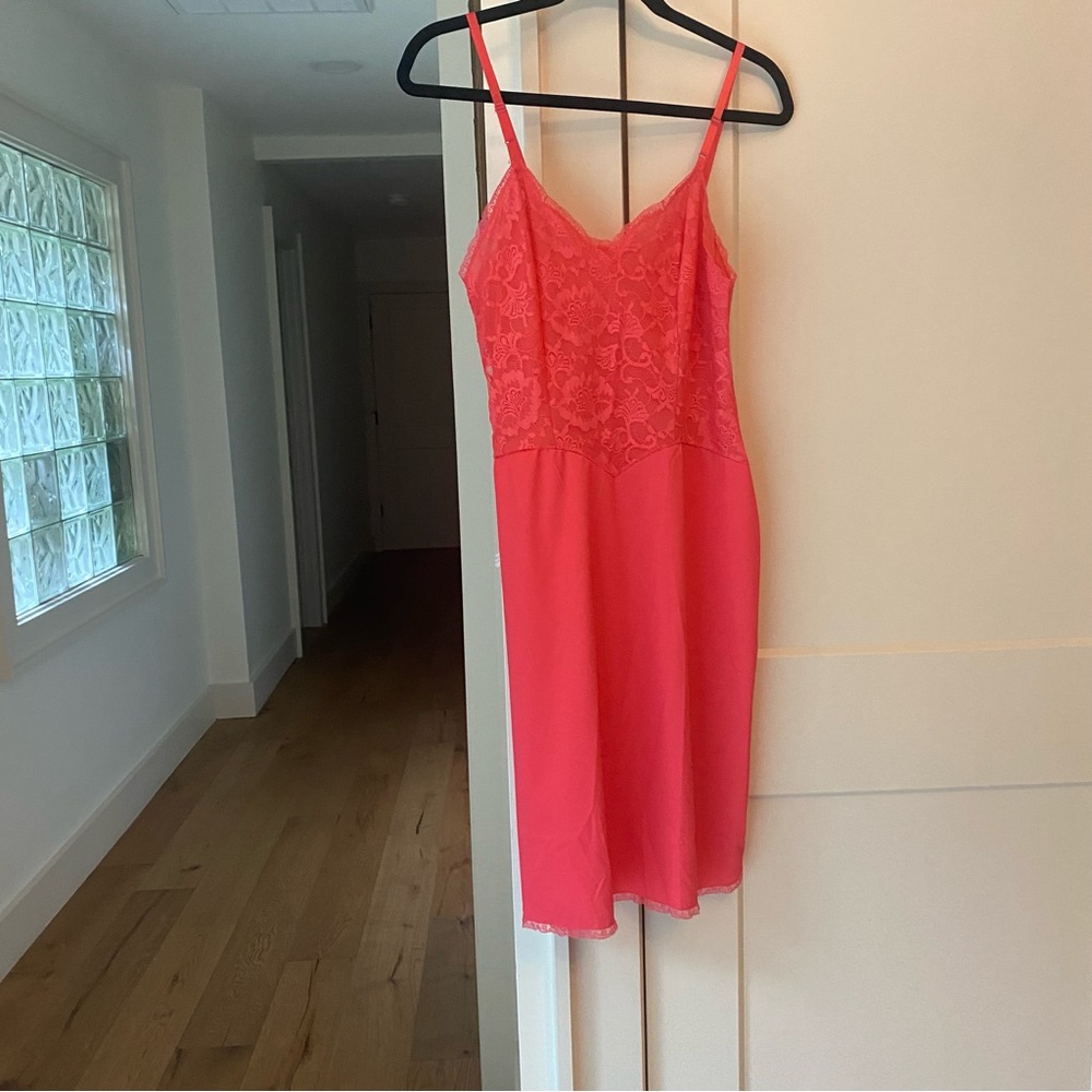 Vintage Vanity Fair Pink Lace Slip Dress – Size 34 (Made in USA)